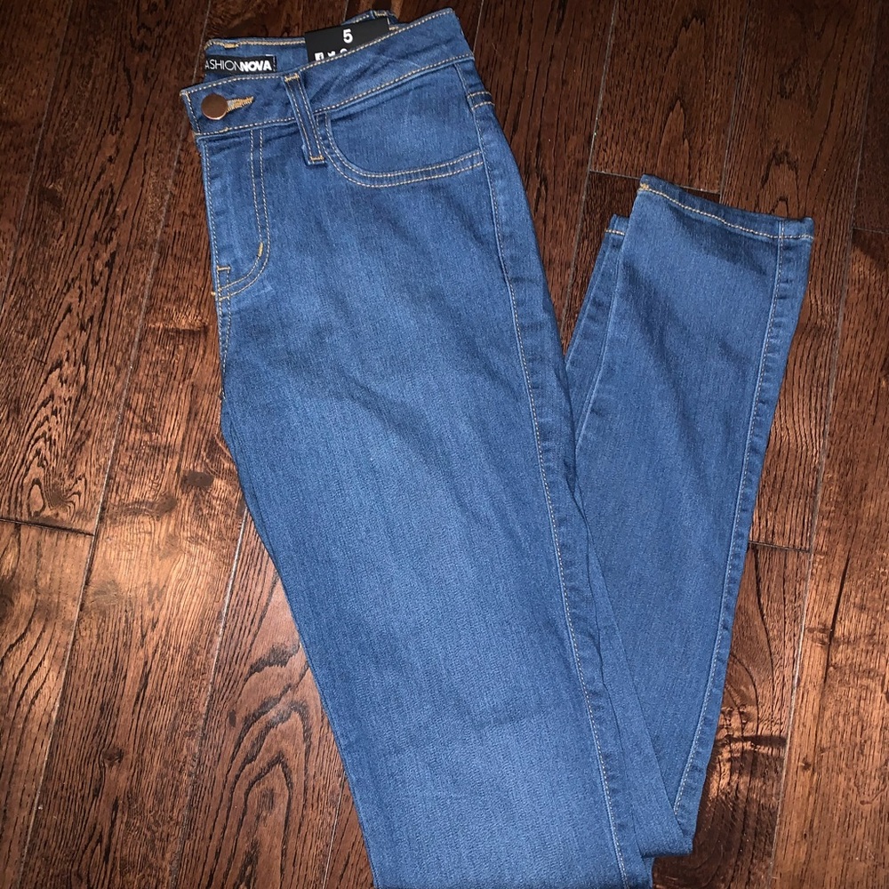 Fashion Nova classic mid rise skinny jeans